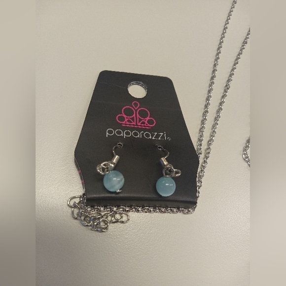 Necklace and Earings set - Picture 3 of 4